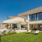 Vila Anamaya 1 - Elegant 5-bedroom In *