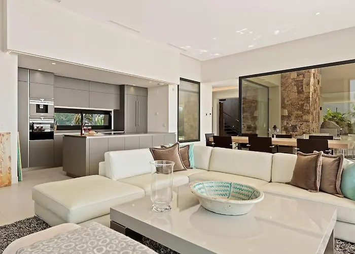 Anamaya 1 - Elegant 5-bedroom In * מארבלה